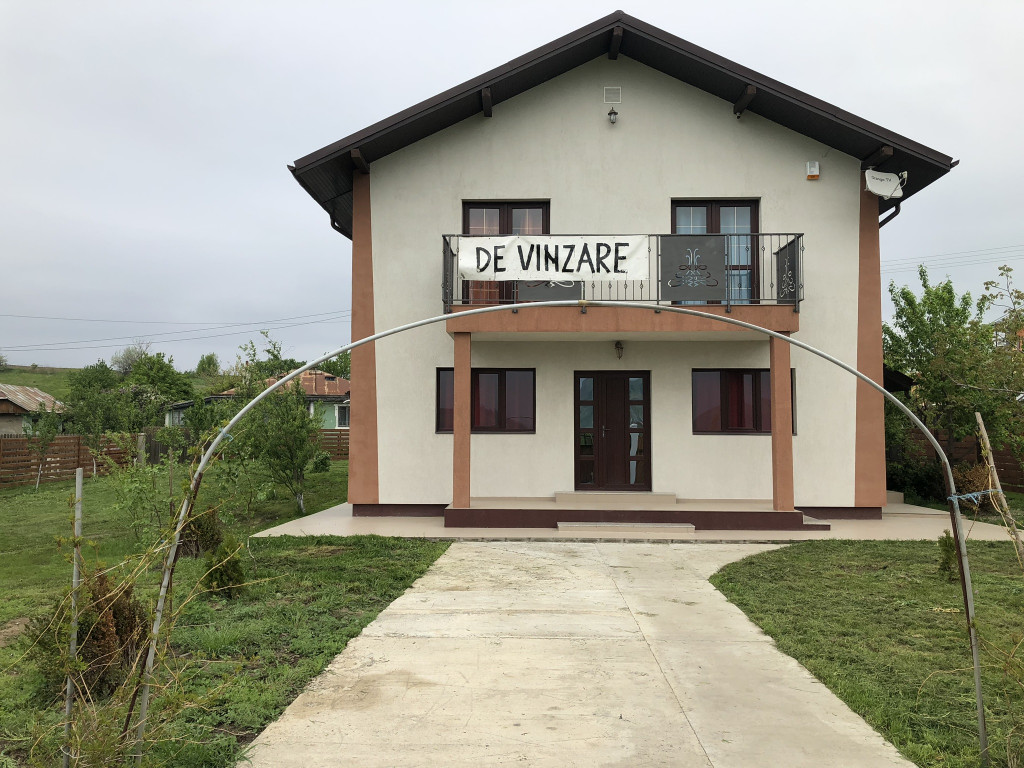 https://www.partener-imobiliare.ro/ro/vanzare-houses-villas-4-camere/letcani/1050-mp-terenvila-195-mp-utilivalea-lupului-letcanibucatarie-vara_170 https://www.partener-imobiliare.ro/ro/vanzare-houses-villas-4-camere/letcani/1050-mp-terenvila-195-mp-utilivalea-lupului-letcanibucatarie-vara_170