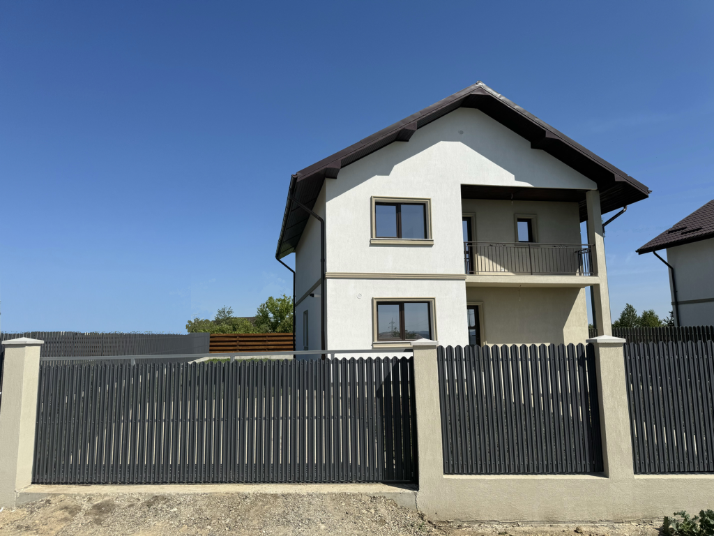 5 camere! 500 mp teren! CANALIZARE! Vila Valea Lupului
