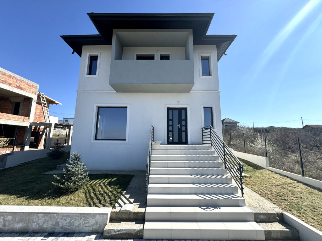 5 camere! CANALIZARE! Incalz in pard! Vila Bucium - Visan