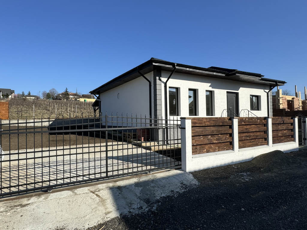 https://www.partener-imobiliare.ro/ro/vanzare-houses-villas-3-camere/iasi/finisaje-la-alegere-placa-incalz-in-pard-casa-3-camerebucium-visan_2905 https://www.partener-imobiliare.ro/ro/vanzare-houses-villas-3-camere/iasi/finisaje-la-alegere-placa-incalz-in-pard-casa-3-camerebucium-visan_2905