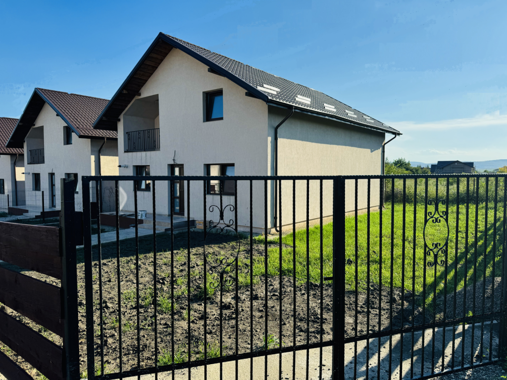 https://www.partener-imobiliare.ro/ro/vanzare-houses-villas-6-camere/iasi/6-camere-4-dormitoare-2-livinguri-casa-lunca-cetatuii_2962 https://www.partener-imobiliare.ro/ro/vanzare-houses-villas-6-camere/iasi/6-camere-4-dormitoare-2-livinguri-casa-lunca-cetatuii_2962