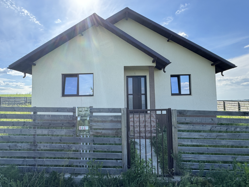 https://www.partener-imobiliare.ro/ro/vanzare-houses-villas-3-camere/horpaz/placa-asfalt-400-mp-teren-casa-3-camere-horpaz_2971 https://www.partener-imobiliare.ro/ro/vanzare-houses-villas-3-camere/horpaz/placa-asfalt-400-mp-teren-casa-3-camere-horpaz_2971