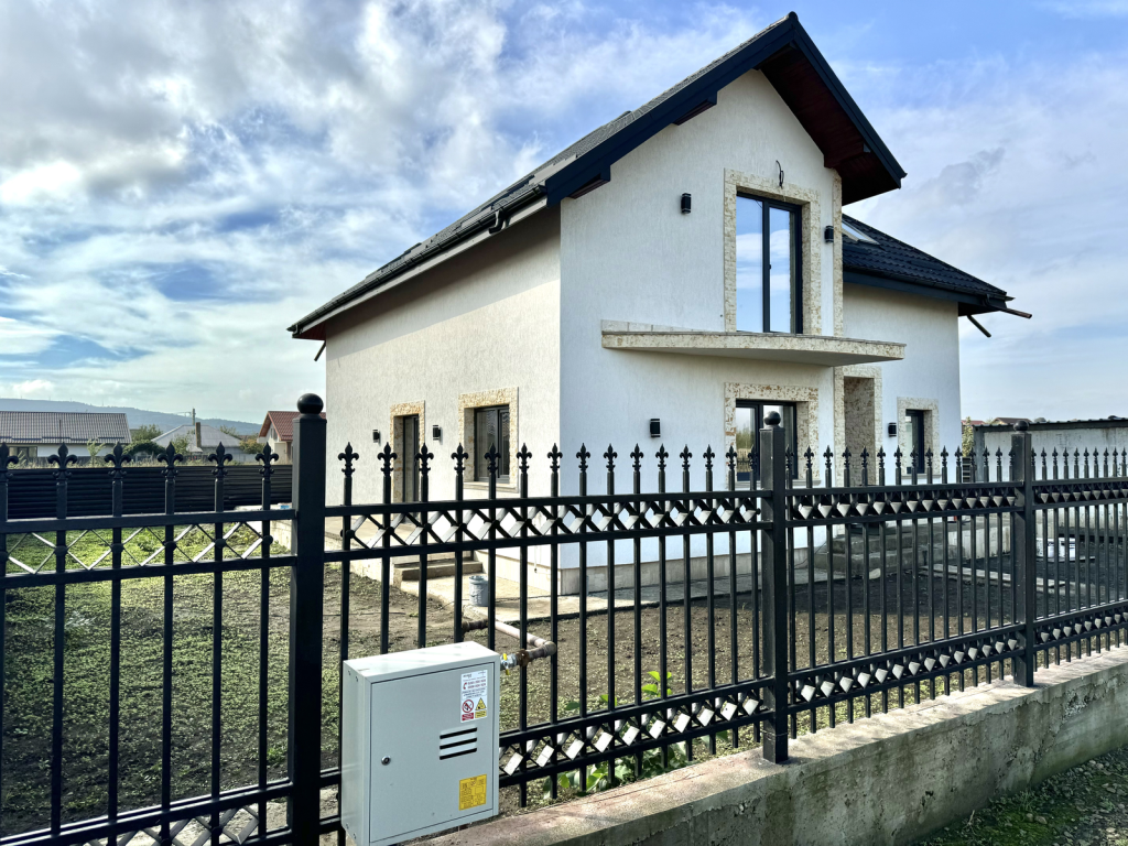 5 camere! 500 mp teren! Incalzire in pardoseala! Vila Dancu - Holboca