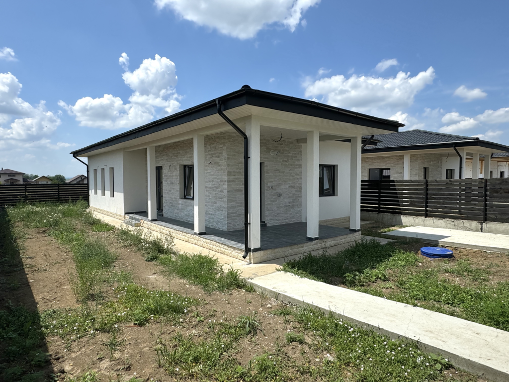 CANALIZARE! 2 BAI!Incalzire in pardoseala!Casa Valea Ursului-Vorovesti