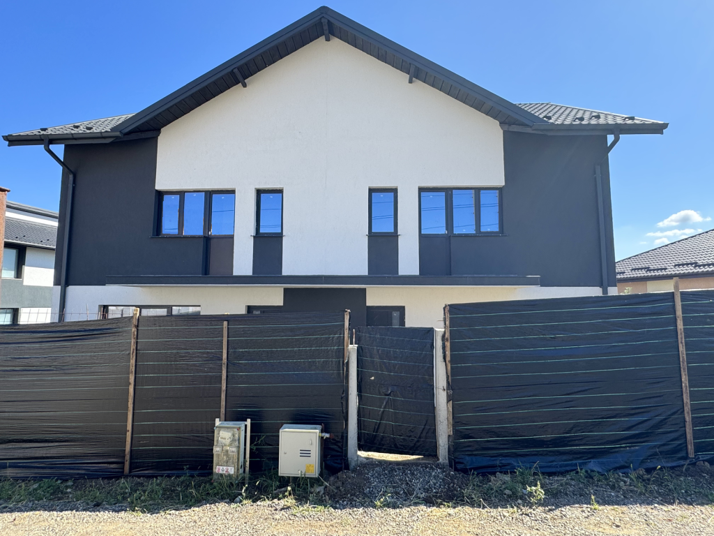 https://www.partener-imobiliare.ro/ro/vanzare-houses-villas-3-camere/iasi/canalizarebeci-mare2-baiincalz-in-pard-vila-3-camere-bucium-visan_3146