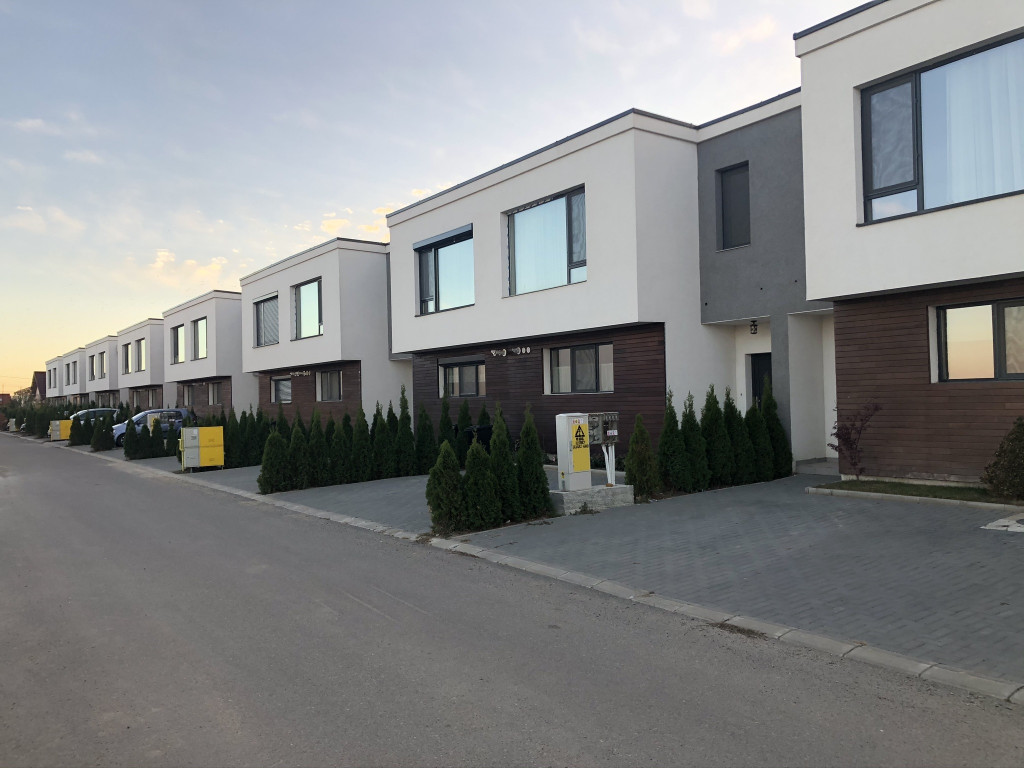 https://www.partener-imobiliare.ro/ro/vanzare-houses-villas-4-camere/valea-lupului-iasi/canalizare-asfalt-vila-4-camere-popas-pacurari-valea-lupului_425 https://www.partener-imobiliare.ro/ro/vanzare-houses-villas-4-camere/valea-lupului-iasi/canalizare-asfalt-vila-4-camere-popas-pacurari-valea-lupului_425