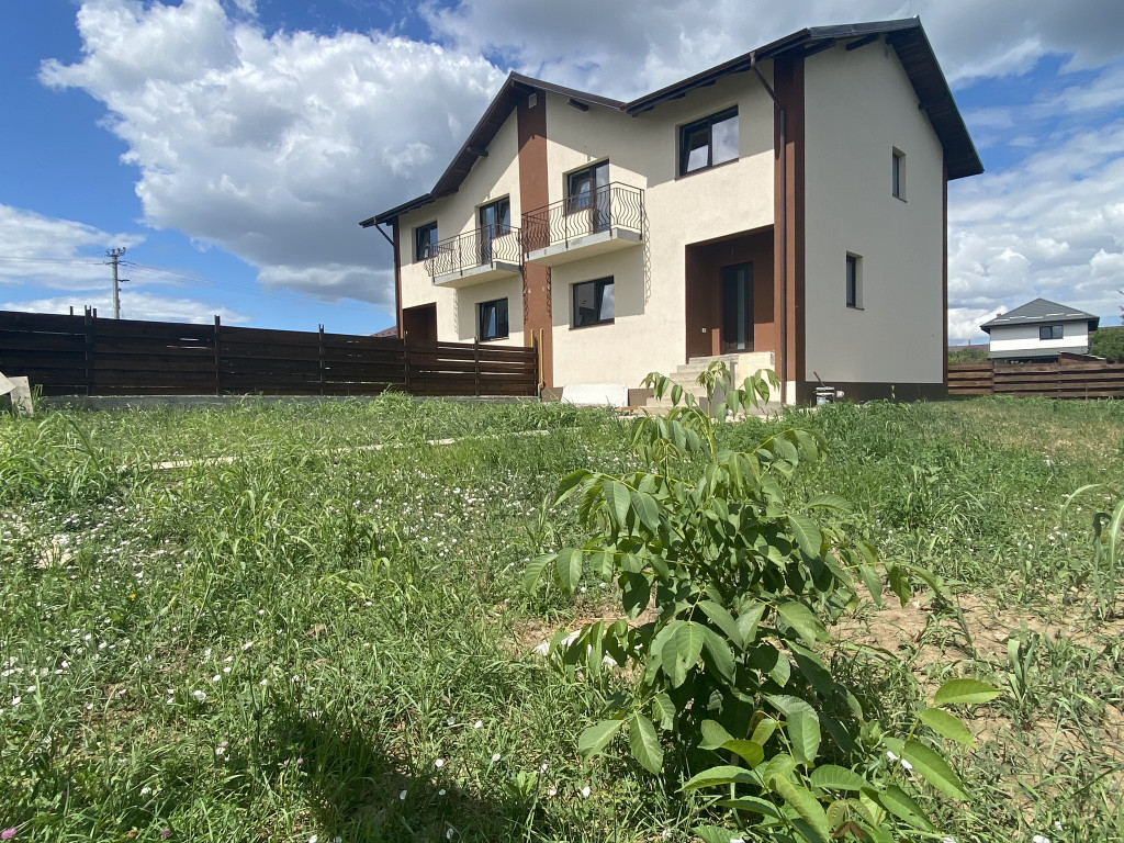 https://www.partener-imobiliare.ro/ro/vanzare-houses-villas-100-camere/valea-adanca/vila-4-camere-100-mp-utili-valea-adanca-miroslava_790 https://www.partener-imobiliare.ro/ro/vanzare-houses-villas-100-camere/valea-adanca/vila-4-camere-100-mp-utili-valea-adanca-miroslava_790